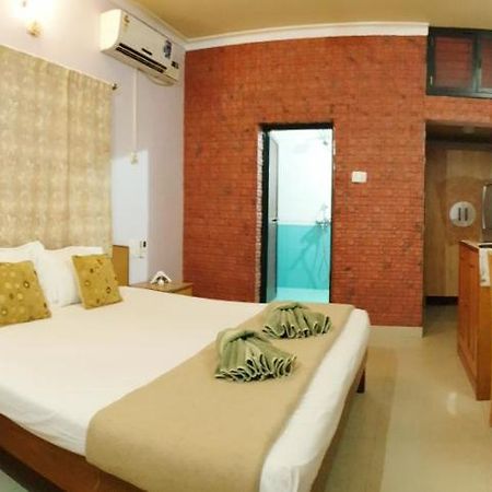 Mama Mids Home Morjim Bagian luar foto