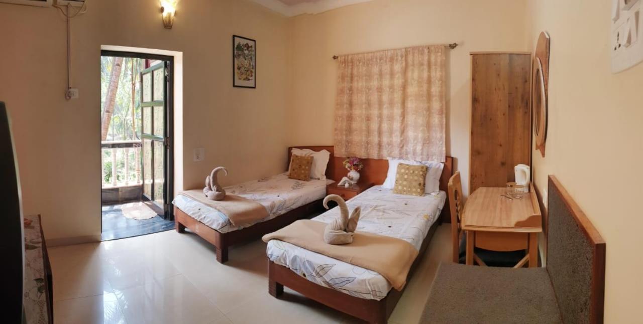 Mama Mids Home Morjim Bagian luar foto