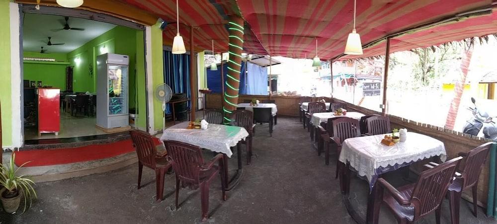 Mama Mids Home Morjim Bagian luar foto