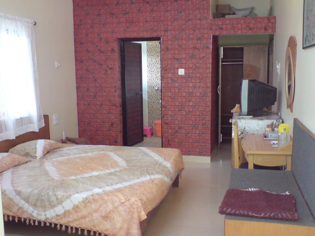 Mama Mids Home Morjim Bagian luar foto